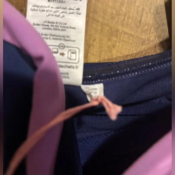 Boden NEW Santorini Halterneck Swimsuit
Navy/ Green Colourblock - Picture 5 of 7